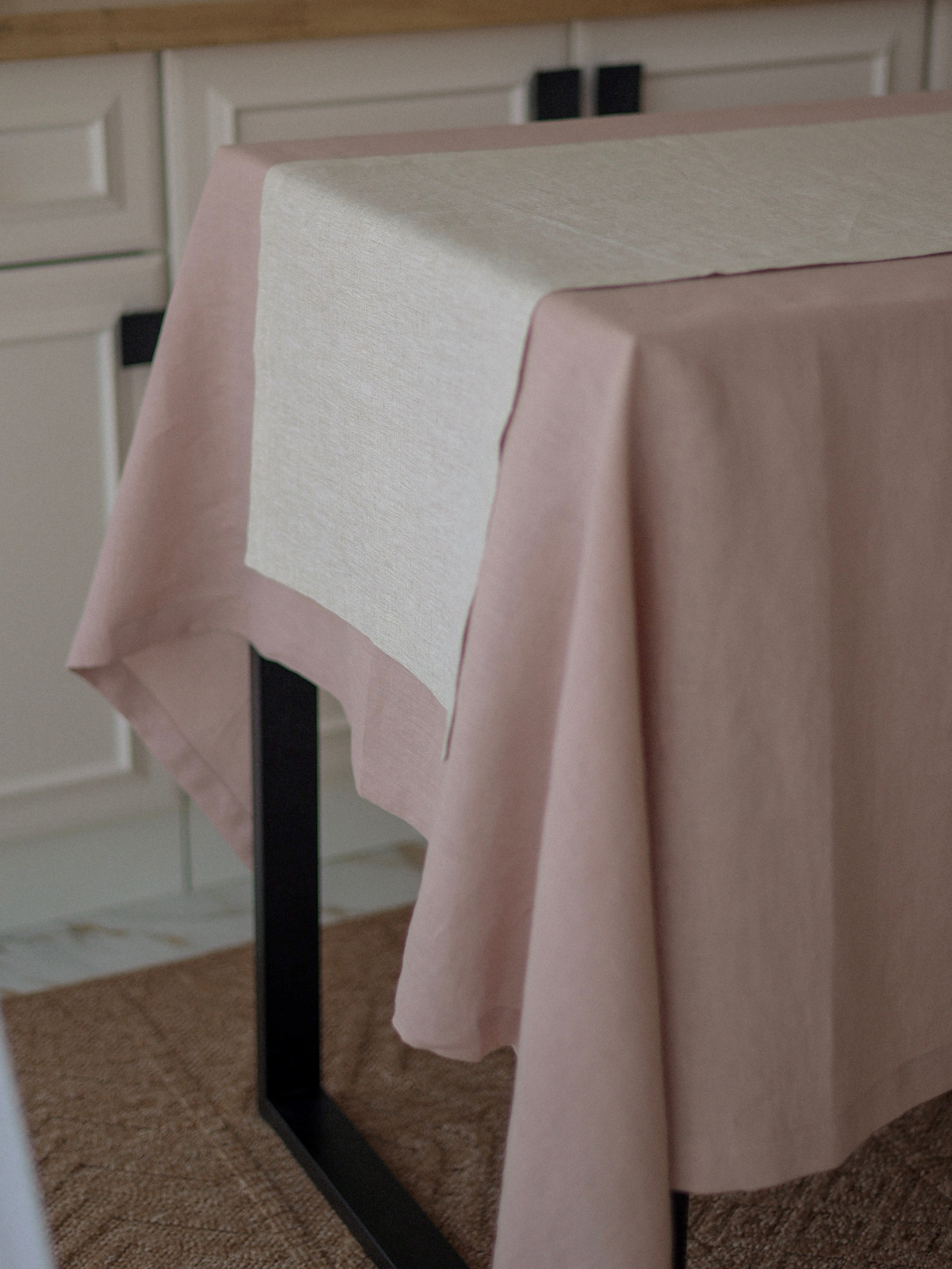 Tablecloth made of boiled linen Leglo Lace