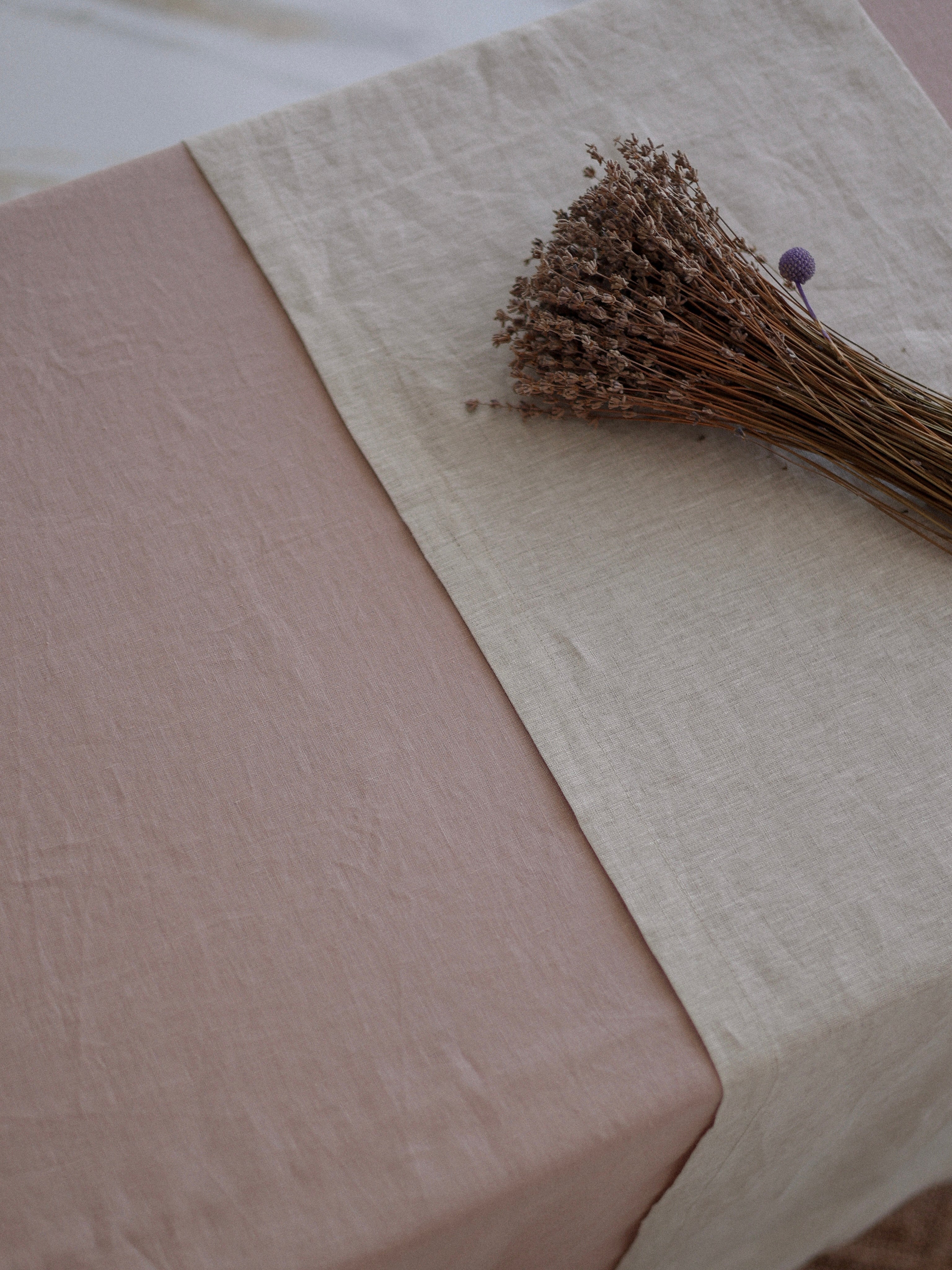 Runner made of boiled linen Leglo Ivory